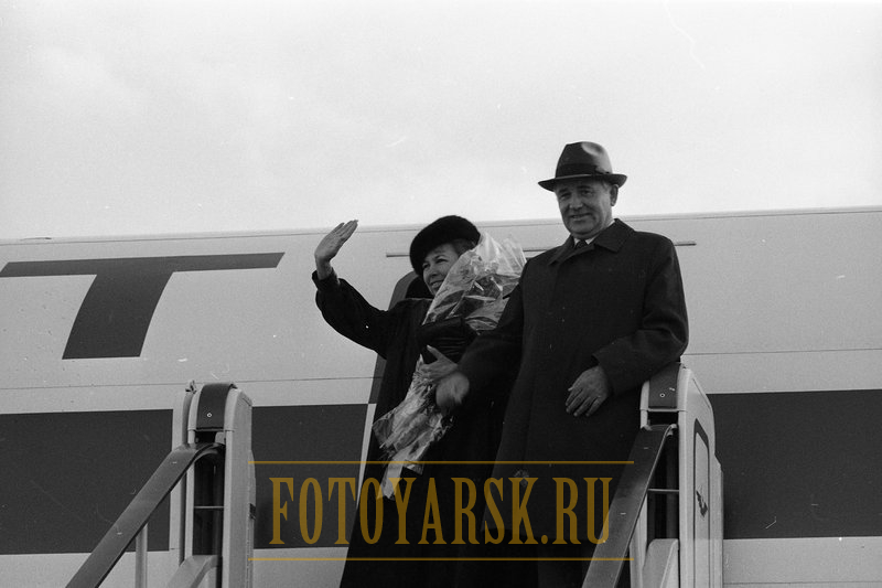 Генеральный секретарь ЦК КПСС Горбачев в Красноярске в 1988 году