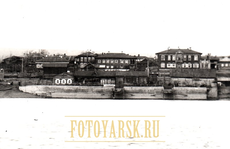 Старая пристань на набережной в Красноярске.