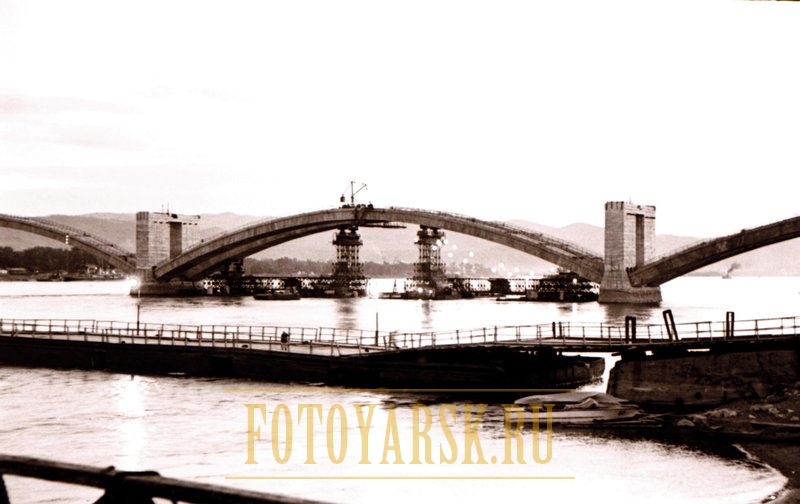 Фотография - монтаж полусводов Коммунального моста