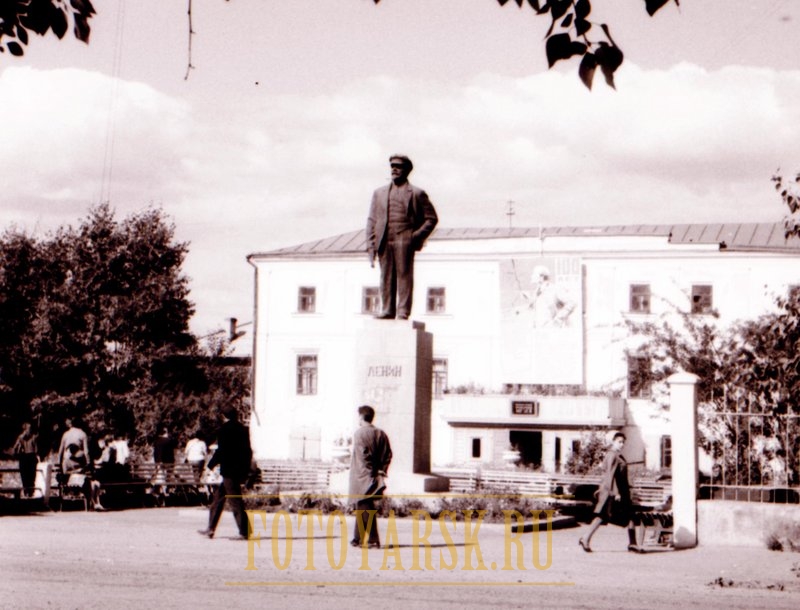 Здание городского магистрата в Енисейске в 1970 году
