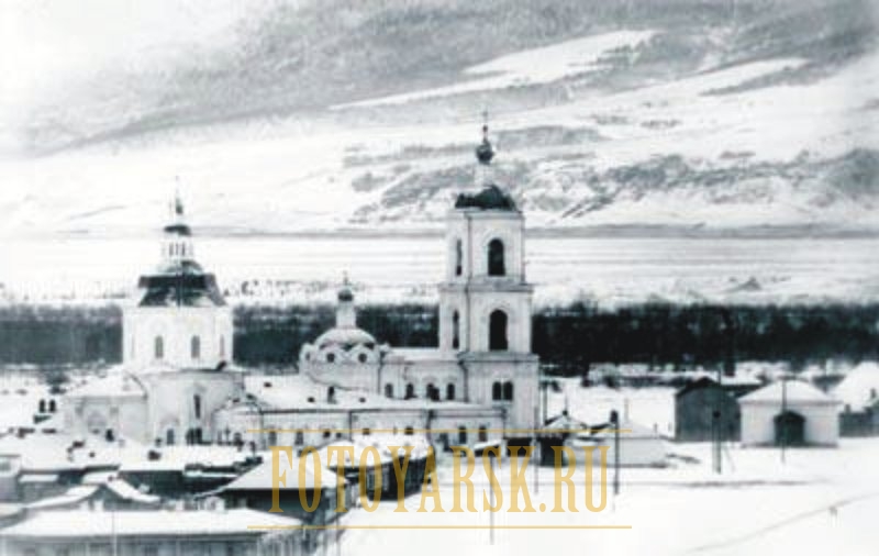 Зимний вид Воскресенского собора в Красноярске