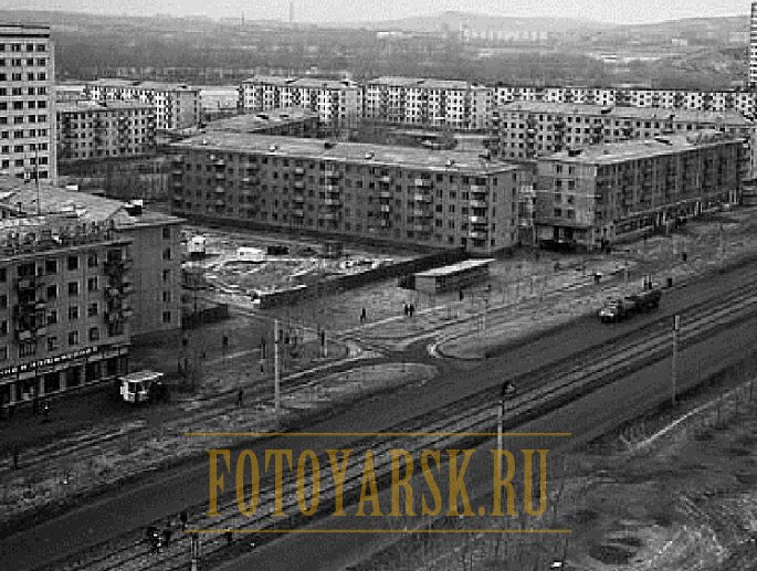 Улица Матросова в Красноярске в середине 1980-х годов